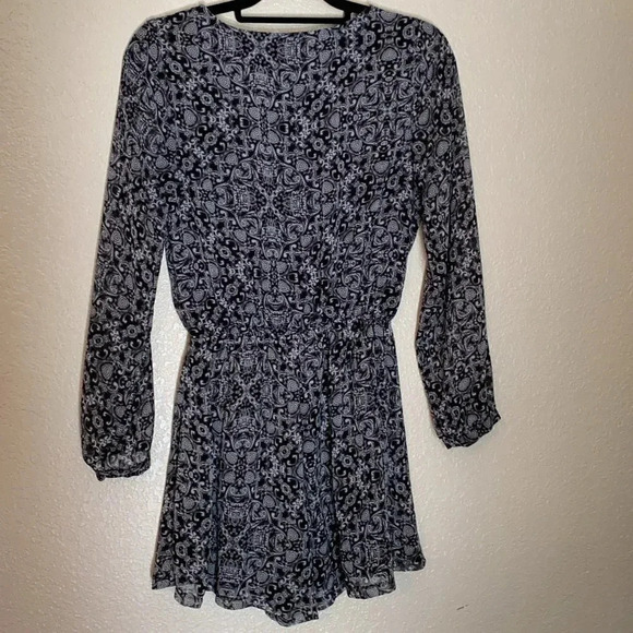 Express Blue Paisley V-Neck Romper - Picture 2 of 5